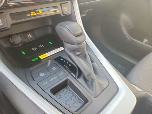 Used 2024 Toyota RAV4 XLE image 25