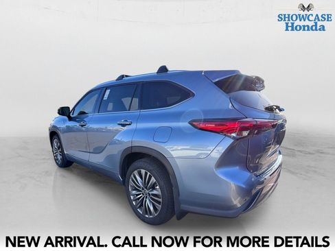 Used 2021 Toyota Highlander Platinum AWD/4WD image 4