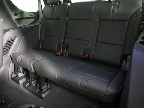 Used 2022 Chevrolet Tahoe Z71 w/ Luxury Package image 8