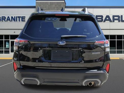 Used 2025 Subaru Forester Limited AWD/4WD image 9