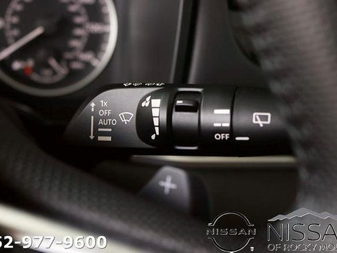 Used 2025 Mitsubishi Outlander SE FWD image 25