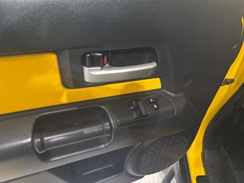 Used 2007 Toyota FJ Cruiser 4WD image 13