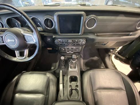 Used 2021 Jeep Wrangler Sahara w/ Cold Weather Group image 23