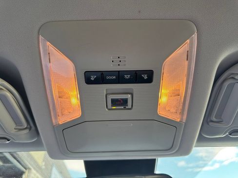 Used 2021 Toyota RAV4 XLE AWD/4WD image 29