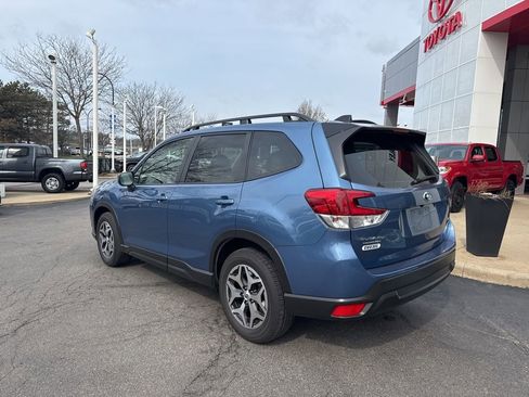 Used 2024 Subaru Forester Premium image 4