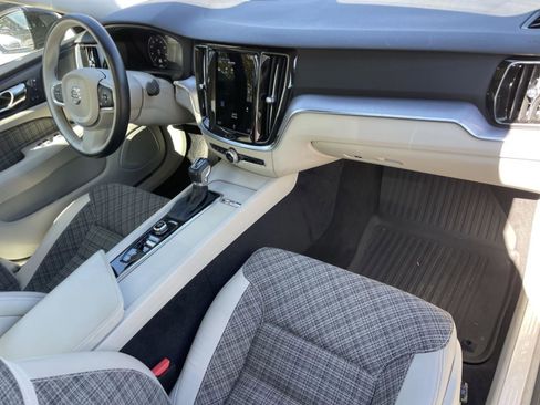 Used 2021 Volvo S60 T5 Momentum w/ Protection Package Premier image 6