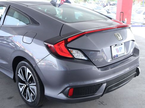Used 2017 Honda Civic EX-T image 9