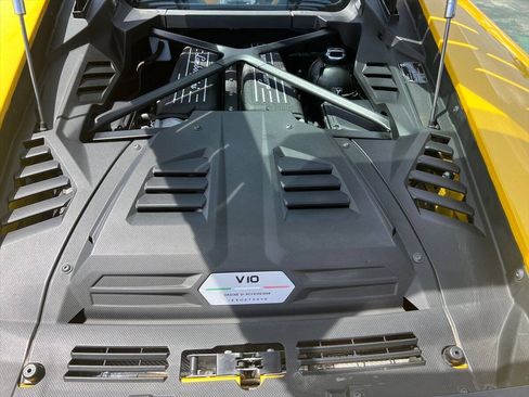 Used 2020 Lamborghini Huracan EVO AWD/4WD image 25