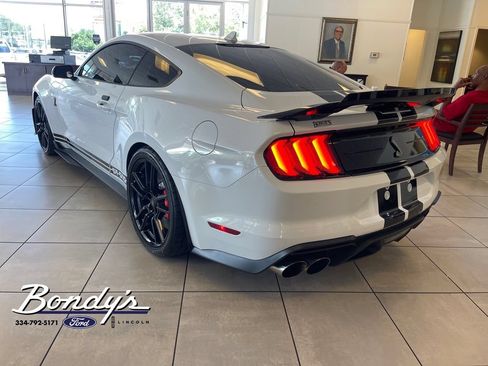 Used 2021 Ford Mustang Shelby GT500 w/ Technology Package RWD image 12