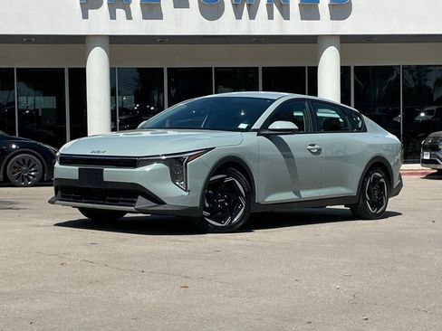 Used 2025 Kia K4 EX image 1