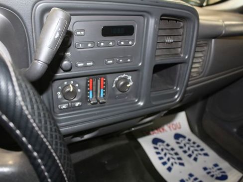 Used 2005 Chevrolet Silverado 2500 W/T w/ Skid Plate Package image 18