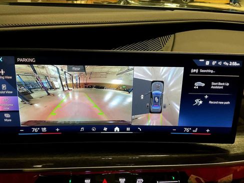 Certified 2025 BMW 760i xDrive w/ Executive Package image 28