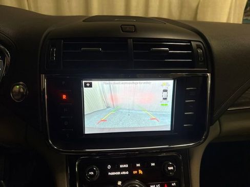 Used 2017 Lincoln Continental Select w/ Climate Package image 22