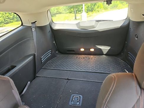 Used 2017 Chevrolet Traverse LT w/ Style and Technology Package FWD image 14