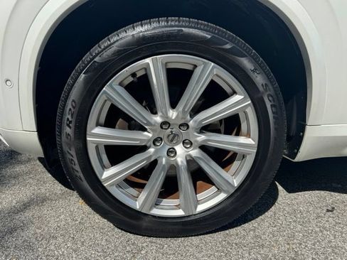Used 2016 Volvo XC90 T6 Inscription w/ Vision Package AWD/4WD image 2