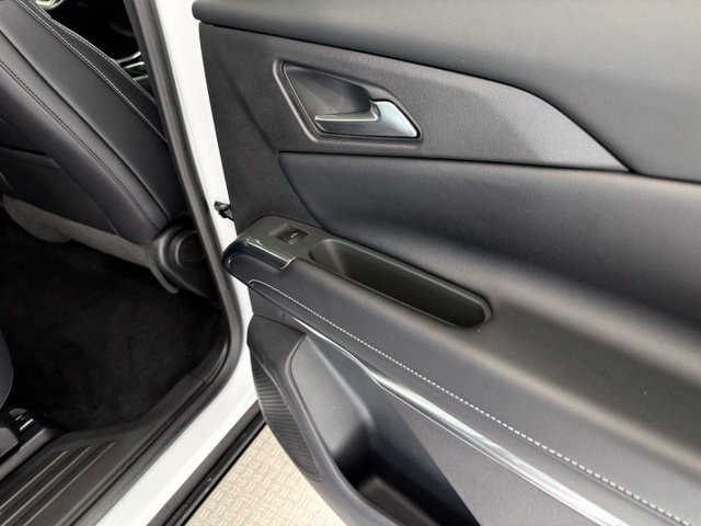 New 2026 Chevrolet Traverse LT w/ Driver Confidence Package AWD/4WD image 32