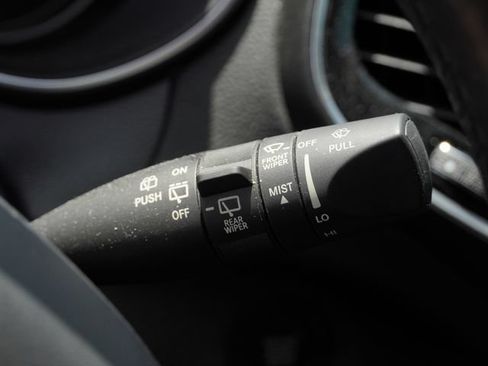 Used 2019 Jeep Cherokee Limited FWD image 26