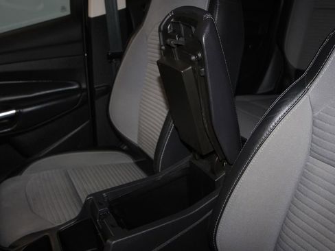 Used 2019 Ford Escape SE image 18