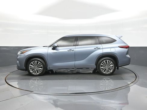 Used 2020 Toyota Highlander Platinum AWD/4WD image 4