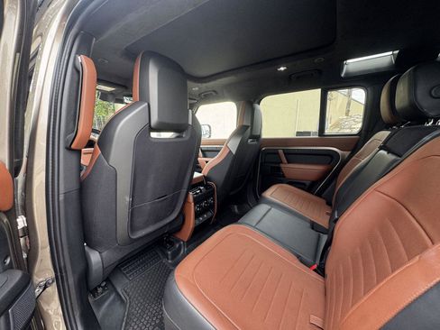 Certified 2025 Land Rover Defender 110 AWD/4WD image 13