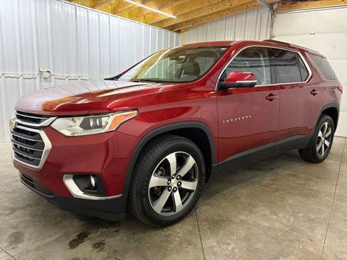 Used 2018 Chevrolet Traverse LT w/ LPO, Floor Liner Package AWD/4WD image 3