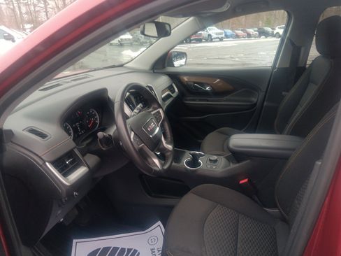 Used 2018 GMC Terrain SLE w/ Driver Convenience Package image 9