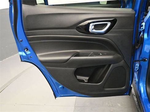 New 2026 Jeep Compass Latitude image 14