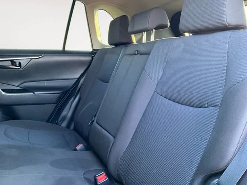 Used 2022 Toyota RAV4 LE image 19