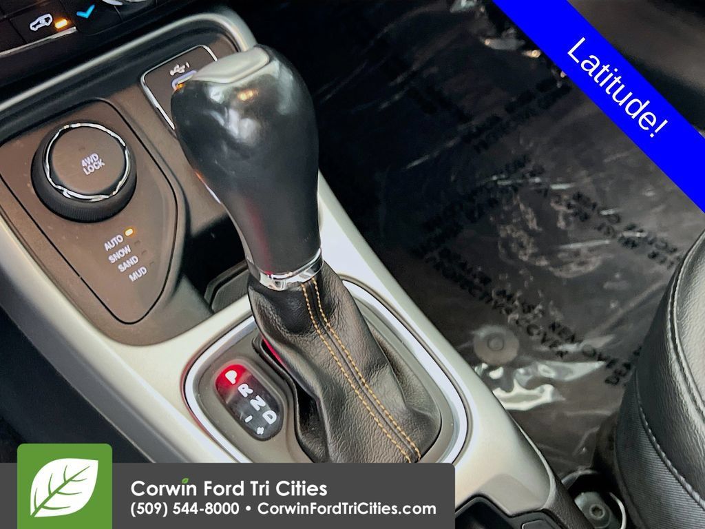 Used 2020 Jeep Compass Latitude w/ Popular Equipment Group AWD/4WD image 10