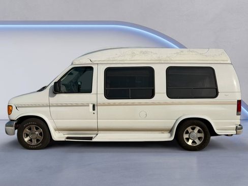 Used 2004 Ford E-150 and Econoline 150 RWD image 2