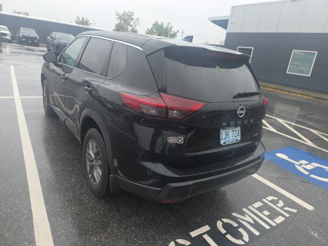Used 2024 Nissan Rogue S AWD/4WD image 4