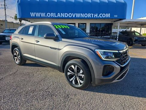 Used 2024 Volkswagen Atlas Cross Sport SE image 1