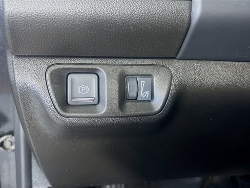 Used 2021 GMC Acadia SLT w/ Elevation Edition FWD image 10