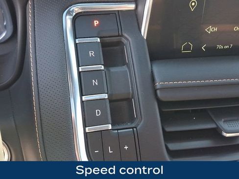 Used 2024 GMC Yukon XL AT4 w/ Technology Package image 21