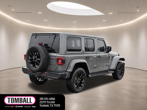 Used 2023 Jeep Wrangler Unlimited Sahara w/ Cold Weather Group AWD/4WD image 7