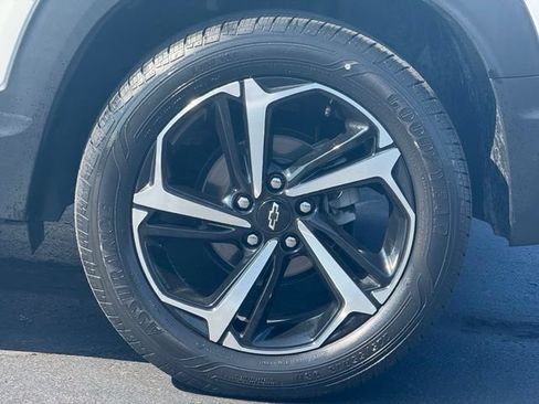 Used 2023 Chevrolet TrailBlazer RS w/ Sun and Liftgate Package AWD/4WD image 10