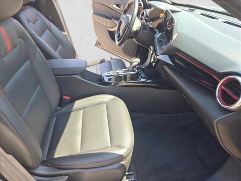 Used 2024 Chevrolet Trax RS FWD image 21