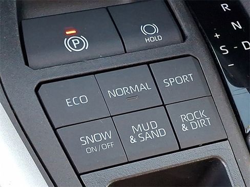 Used 2023 Toyota RAV4 XLE image 21