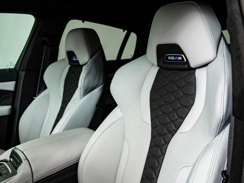 Used 2025 BMW X6 M Competition w/ Executive Package image 23