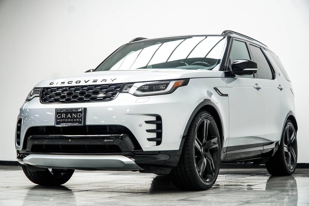 Used 2023 Land Rover Discovery HSE R-Dynamic AWD/4WD image 10