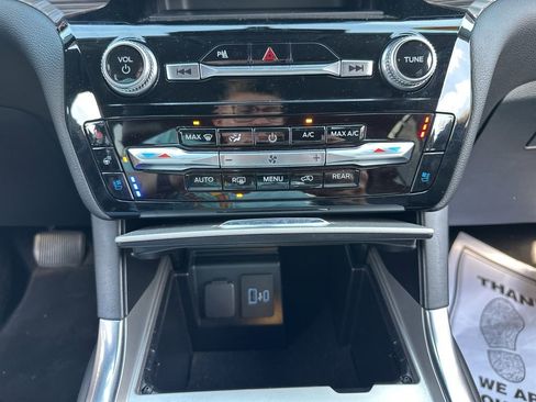 Used 2024 Ford Explorer Limited image 47