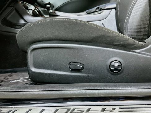 Used 2018 Dodge Challenger SXT RWD image 23