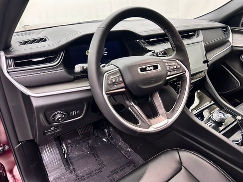 New 2026 Jeep Grand Cherokee Limited w/ Limited Altitude Package AWD/4WD image 11