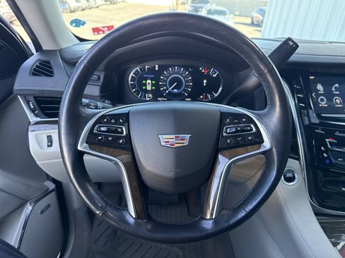 Used 2018 Cadillac Escalade Luxury w/ LPO, Radiant Package image 18