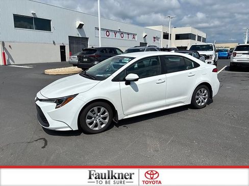 Certified 2025 Toyota Corolla LE FWD image 17