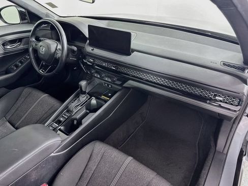 Used 2025 Honda Accord Sport image 30