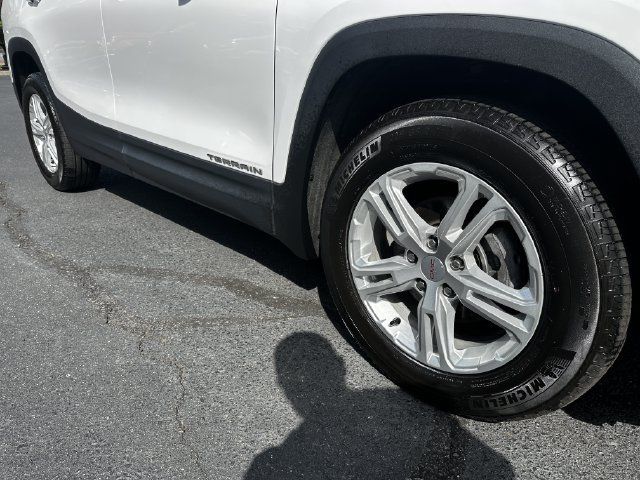 Used 2024 GMC Terrain SLE FWD image 11
