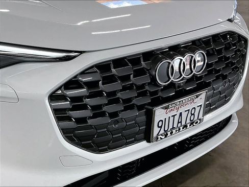 Certified 2025 Audi Q5 Prestige image 32