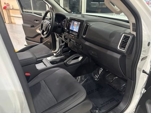 Used 2024 Nissan Frontier SV w/ Technology Package AWD/4WD image 37