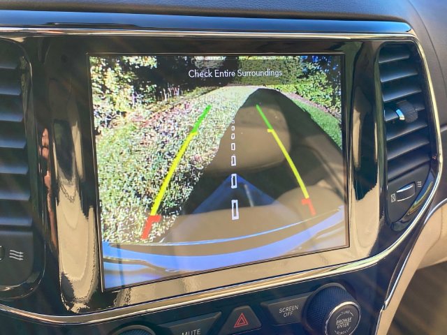 Used 2019 Jeep Grand Cherokee Overland AWD/4WD image 24